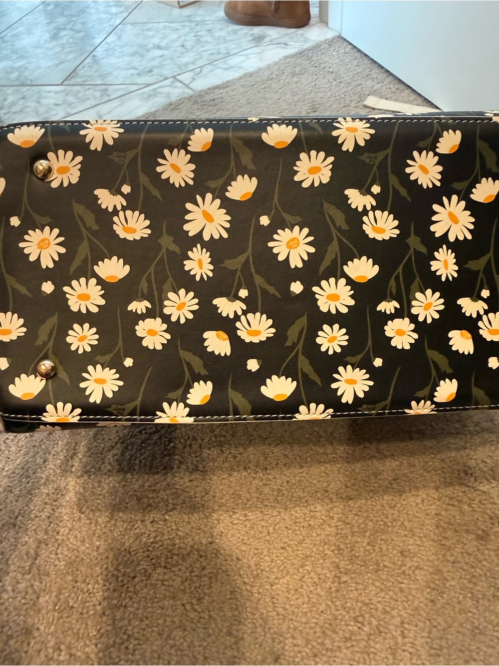 NWT Betsy Johnson Daisy Floral Tote Bag - Picture 6 of 6